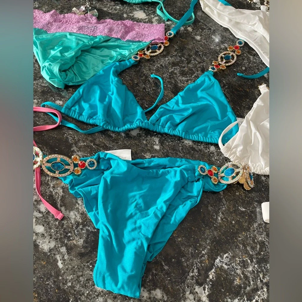 New with or without tags beach bunnies XL or L sizes have two small sets - Picture 8 of 17